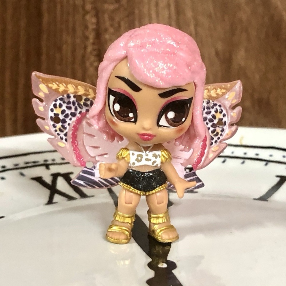 hatchanimals mini pixies wings figure